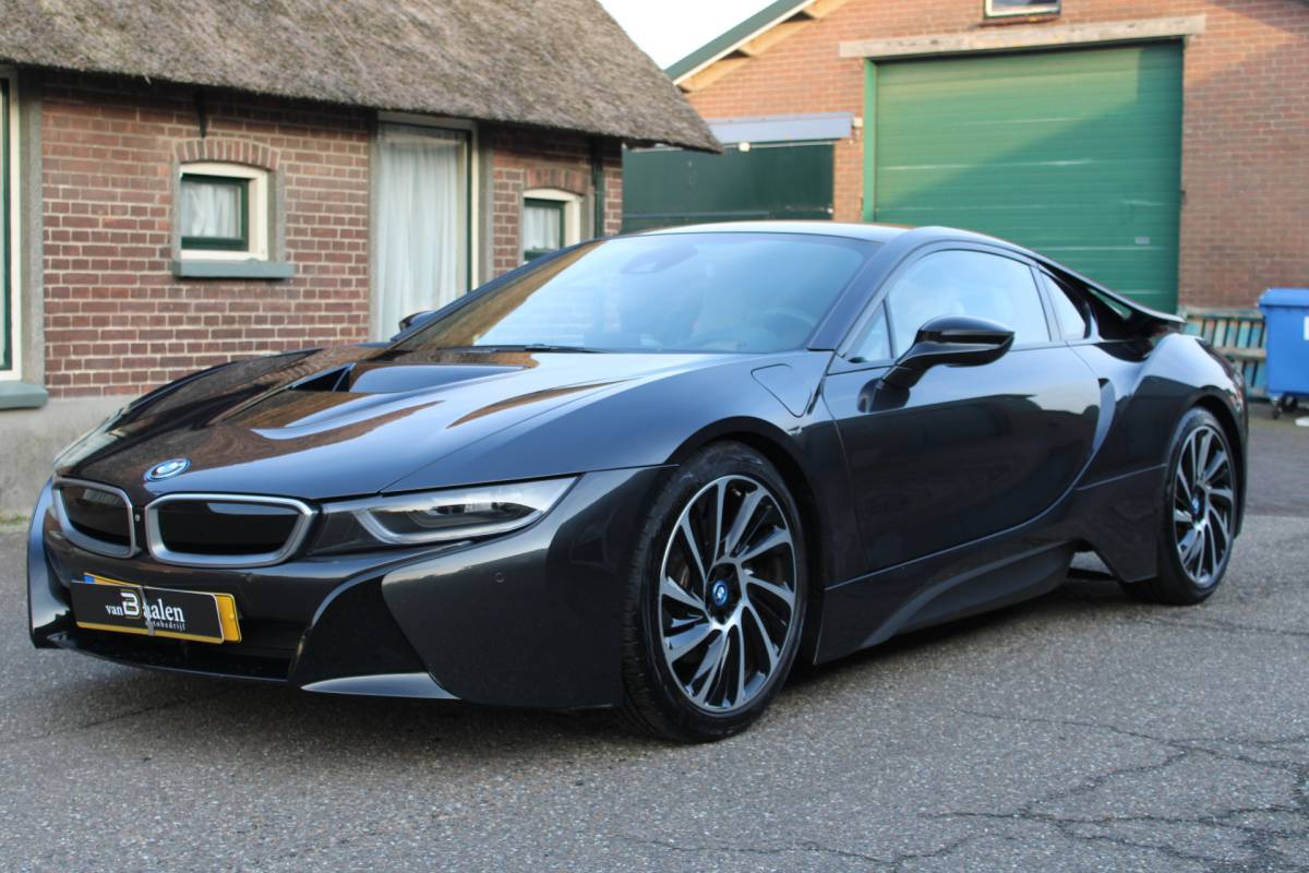 BMW i8 BMW i8 1.5 PHEV SOh 93.6% LEER CAMERA HEAD UP ORG NL 141000KM!!!
