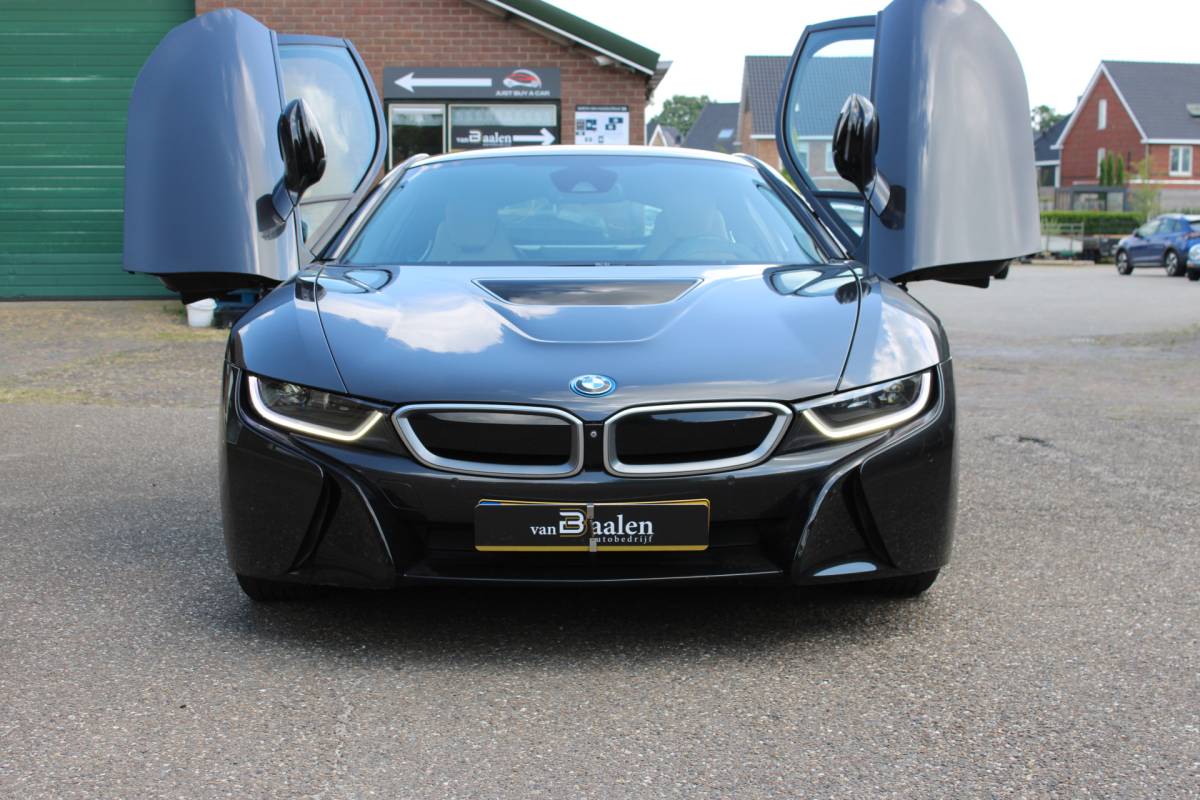 BMW i8 BMW i8 1.5 PHEV SOh 93.6% LEER CAMERA HEAD UP ORG NL 141000KM!!!