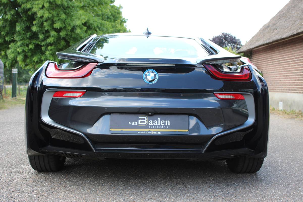 BMW i8 BMW i8 1.5 PHEV SOh 93.6% LEER CAMERA HEAD UP ORG NL 141000KM!!!