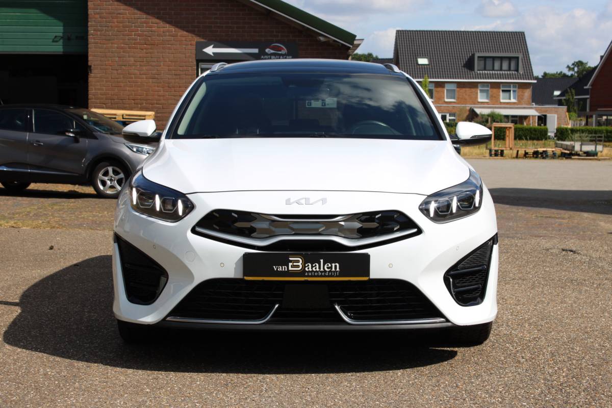 Kia Ceed Sportswagon Kia Ceed Sportswagon 1.6 GDI PHEV PREMIUM NW TYPE PANO LEER LED NAVI 69000KM!!!
