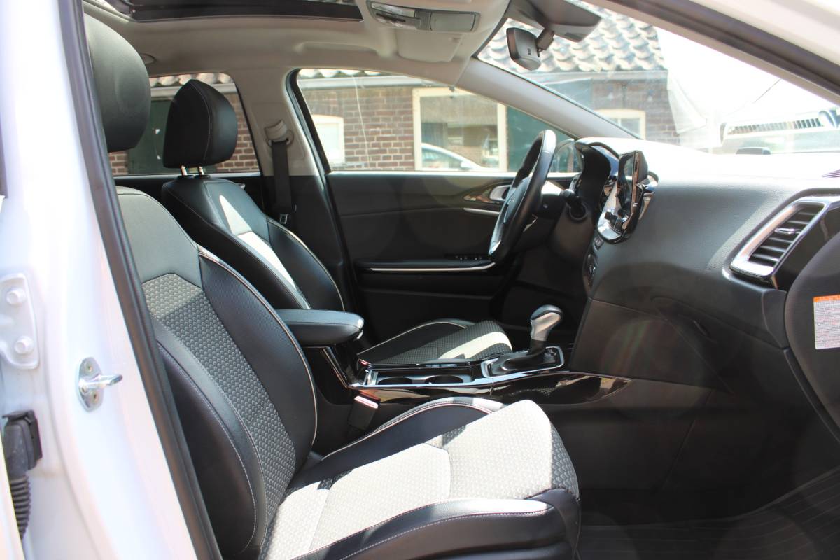Kia Ceed Sportswagon Kia Ceed Sportswagon 1.6 GDI PHEV PREMIUM NW TYPE PANO LEER LED NAVI 69000KM!!!