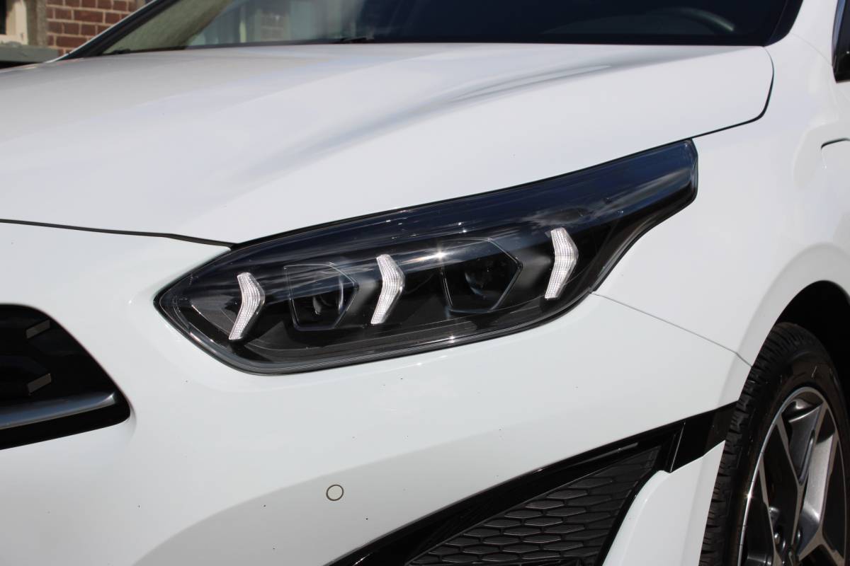 Kia Ceed Sportswagon Kia Ceed Sportswagon 1.6 GDI PHEV PREMIUM NW TYPE PANO LEER LED NAVI 69000KM!!!