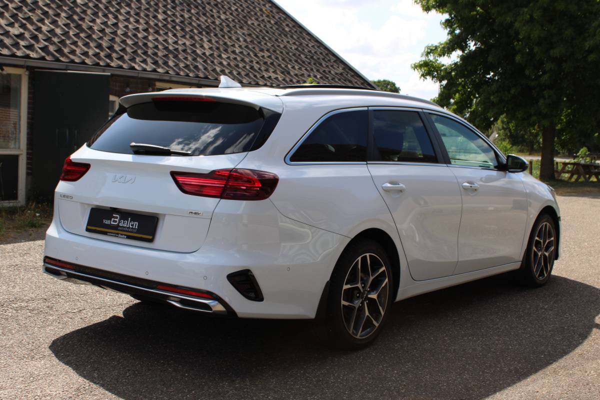 Kia Ceed Sportswagon Kia Ceed Sportswagon 1.6 GDI PHEV PREMIUM NW TYPE PANO LEER LED NAVI 69000KM!!!