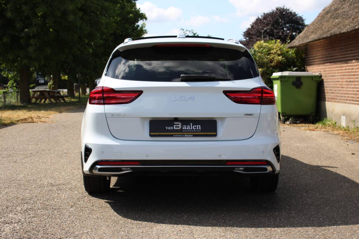 Kia Ceed Sportswagon Kia Ceed Sportswagon 1.6 GDI PHEV PREMIUM NW TYPE PANO LEER LED NAVI 69000KM!!!