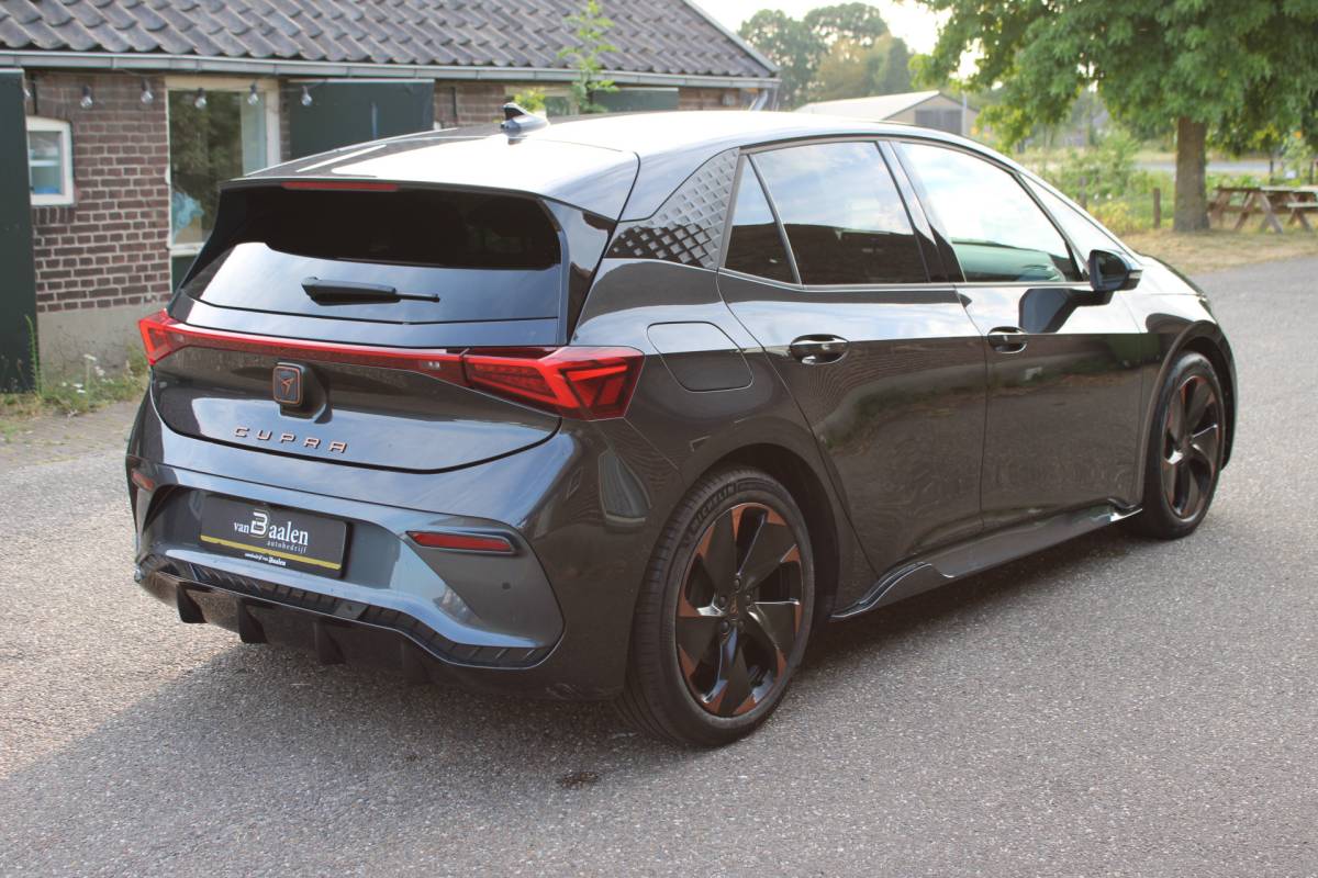 CUPRA Born CUPRA Born COPPER EDITION 62 kWh **VERKOCHT!!**