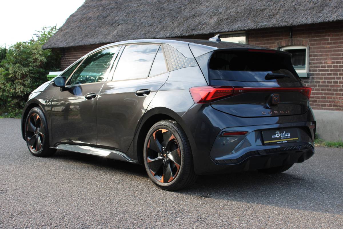CUPRA Born CUPRA Born COPPER EDITION 62 kWh **VERKOCHT!!**