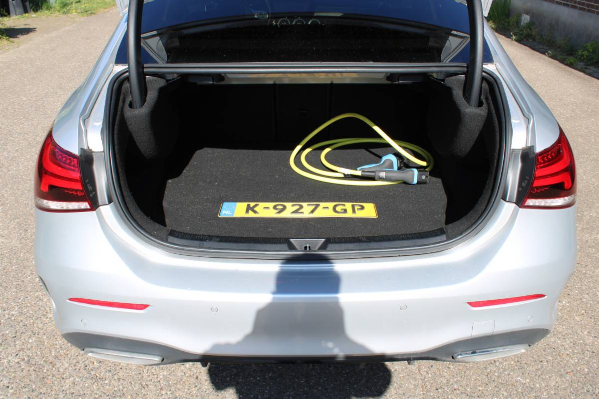Mercedes-Benz A-Klasse Mercedes-Benz A-klasse 250 e PHEV AMG SOh 97,1% PANO SFEER LED ORG NL 110000KM!!!