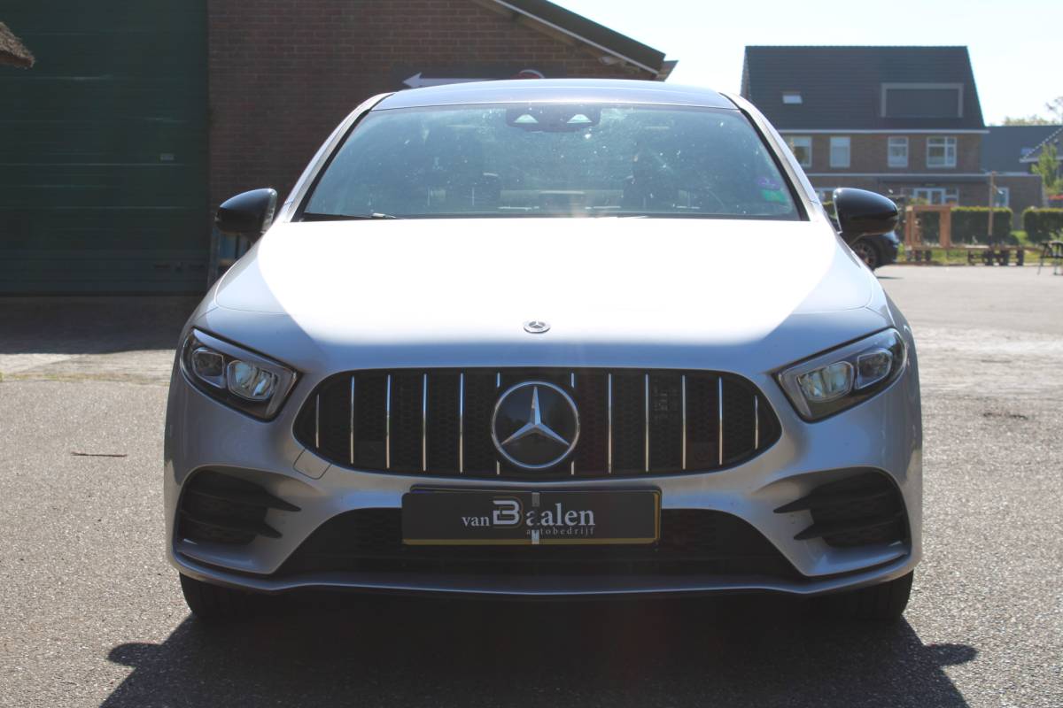 Mercedes-Benz A-Klasse Mercedes-Benz A-klasse 250 e PHEV AMG SOh 97,1% PANO SFEER LED ORG NL 110000KM!!!