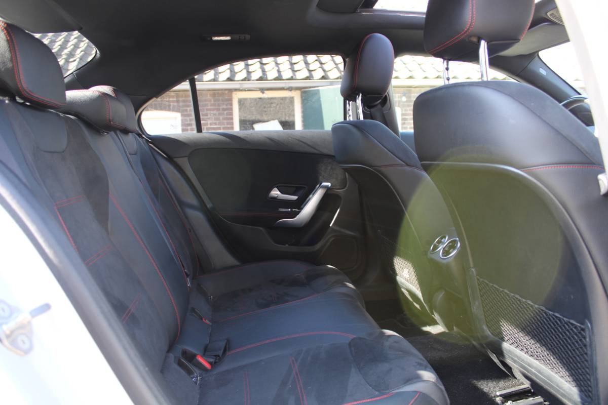 Mercedes-Benz A-Klasse Mercedes-Benz A-klasse 250 e PHEV AMG SOh 97,1% PANO SFEER LED ORG NL 110000KM!!!