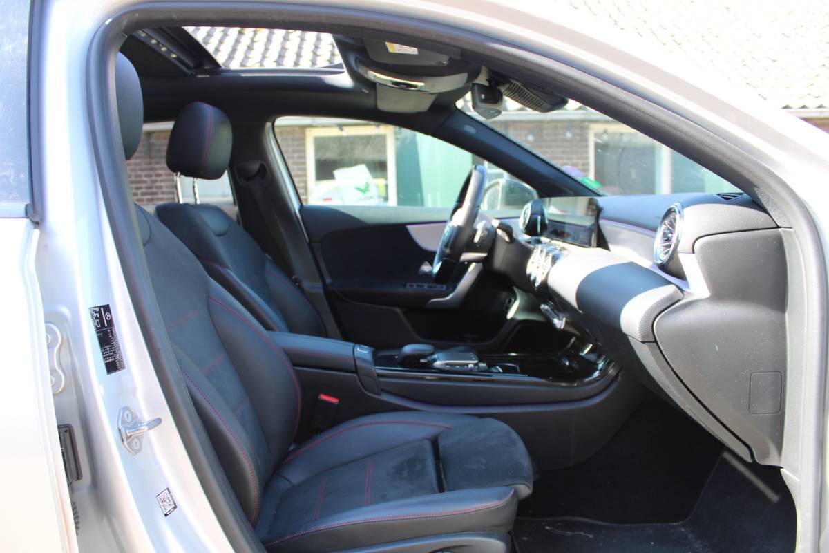 Mercedes-Benz A-Klasse Mercedes-Benz A-klasse 250 e PHEV AMG SOh 97,1% PANO SFEER LED ORG NL 110000KM!!!