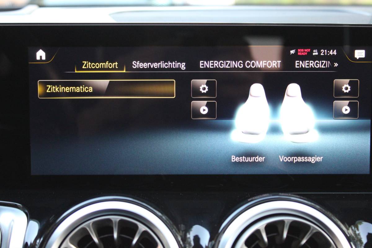 Mercedes-Benz EQB Mercedes-Benz EQB 300 4MATIC AMG Line 67 kWh SOh 97.5% PANO SFEER ILS 360CAMERA 54000KM!!!