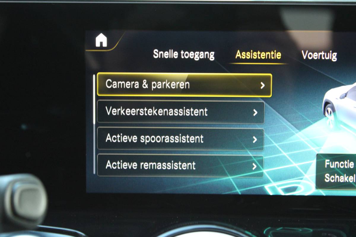 Mercedes-Benz EQB Mercedes-Benz EQB 300 4MATIC AMG Line 67 kWh SOh 97.5% PANO SFEER ILS 360CAMERA 54000KM!!!