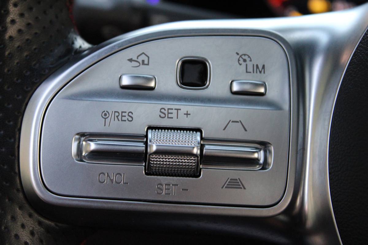 Mercedes-Benz EQB Mercedes-Benz EQB 300 4MATIC AMG Line 67 kWh SOh 97.5% PANO SFEER ILS 360CAMERA 54000KM!!!