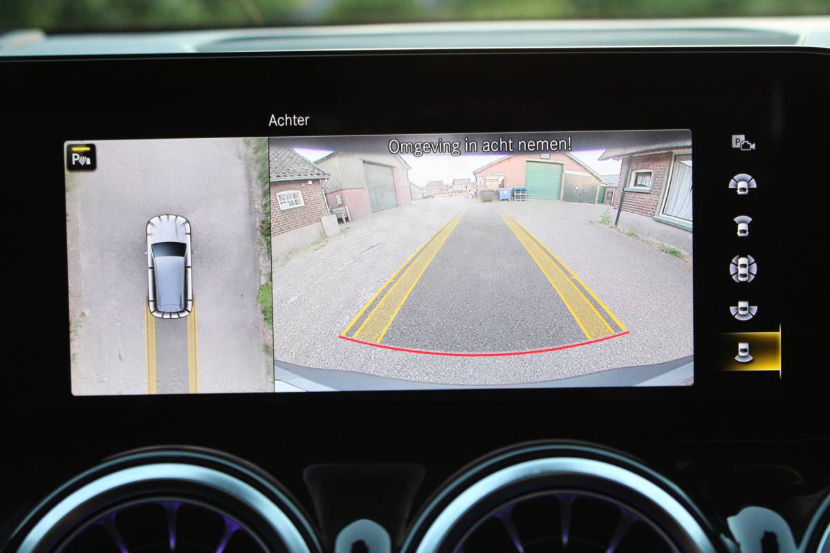 Mercedes-Benz EQB Mercedes-Benz EQB 300 4MATIC AMG Line 67 kWh SOh 97.5% PANO SFEER ILS 360CAMERA 54000KM!!!