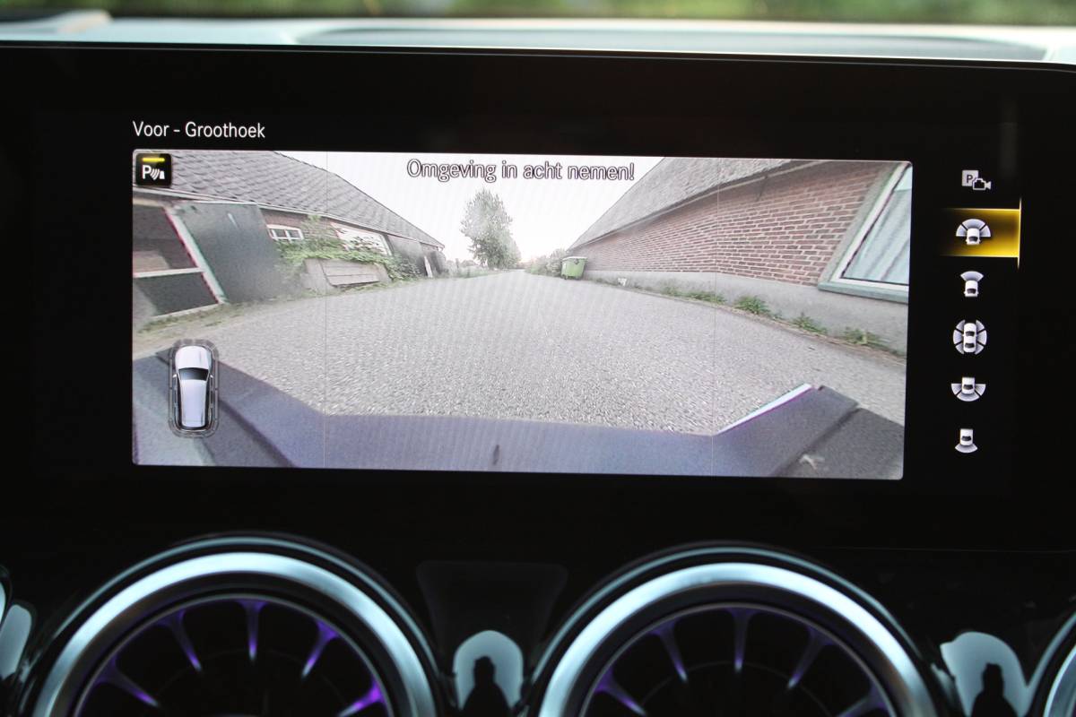Mercedes-Benz EQB Mercedes-Benz EQB 300 4MATIC AMG Line 67 kWh SOh 97.5% PANO SFEER ILS 360CAMERA 54000KM!!!