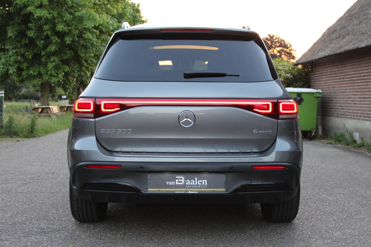 Mercedes-Benz EQB Mercedes-Benz EQB 300 4MATIC AMG Line 67 kWh SOh 97.5% PANO SFEER ILS 360CAMERA 54000KM!!!