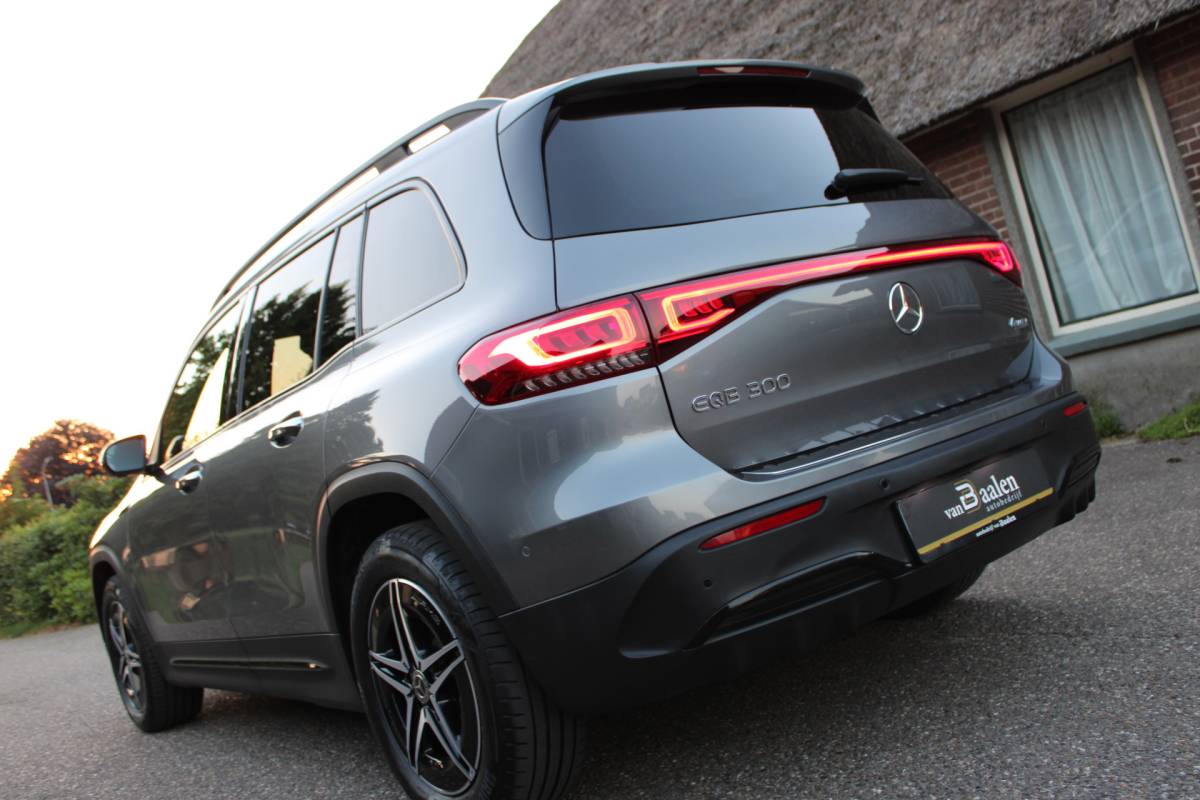 Mercedes-Benz EQB Mercedes-Benz EQB 300 4MATIC AMG Line 67 kWh SOh 97.5% PANO SFEER ILS 360CAMERA 54000KM!!!