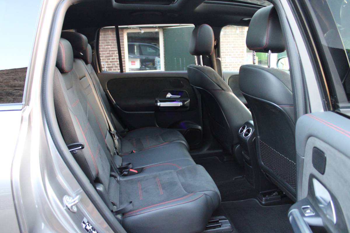 Mercedes-Benz EQB Mercedes-Benz EQB 300 4MATIC AMG Line 67 kWh SOh 97.5% PANO SFEER ILS 360CAMERA 54000KM!!!