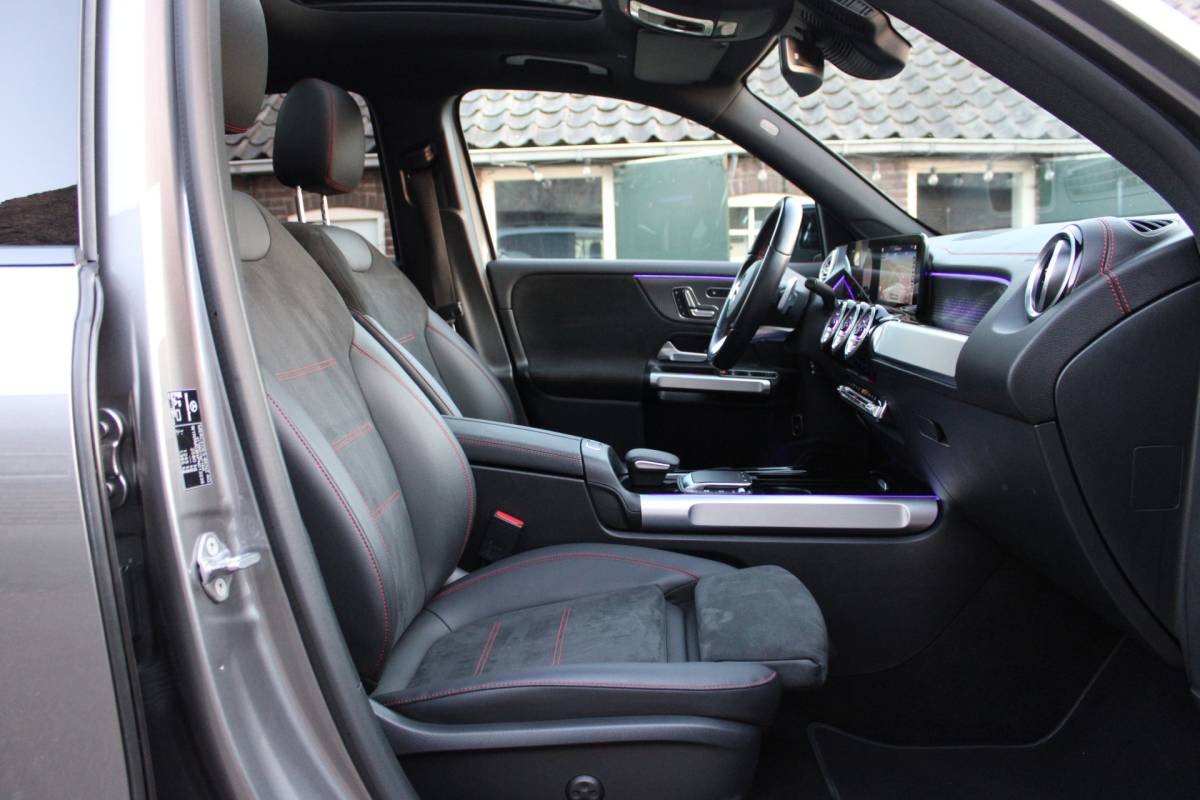 Mercedes-Benz EQB Mercedes-Benz EQB 300 4MATIC AMG Line 67 kWh SOh 97.5% PANO SFEER ILS 360CAMERA 54000KM!!!