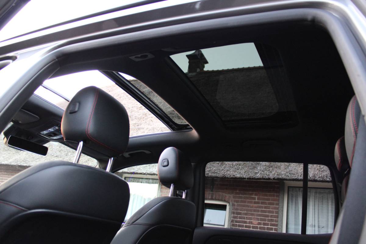 Mercedes-Benz EQB Mercedes-Benz EQB 300 4MATIC AMG Line 67 kWh SOh 97.5% PANO SFEER ILS 360CAMERA 54000KM!!!