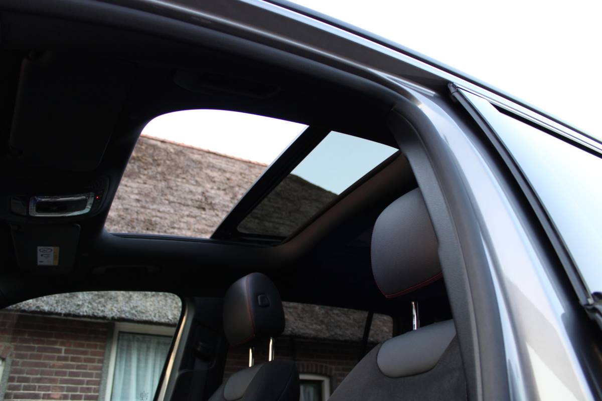 Mercedes-Benz EQB Mercedes-Benz EQB 300 4MATIC AMG Line 67 kWh SOh 97.5% PANO SFEER ILS 360CAMERA 54000KM!!!