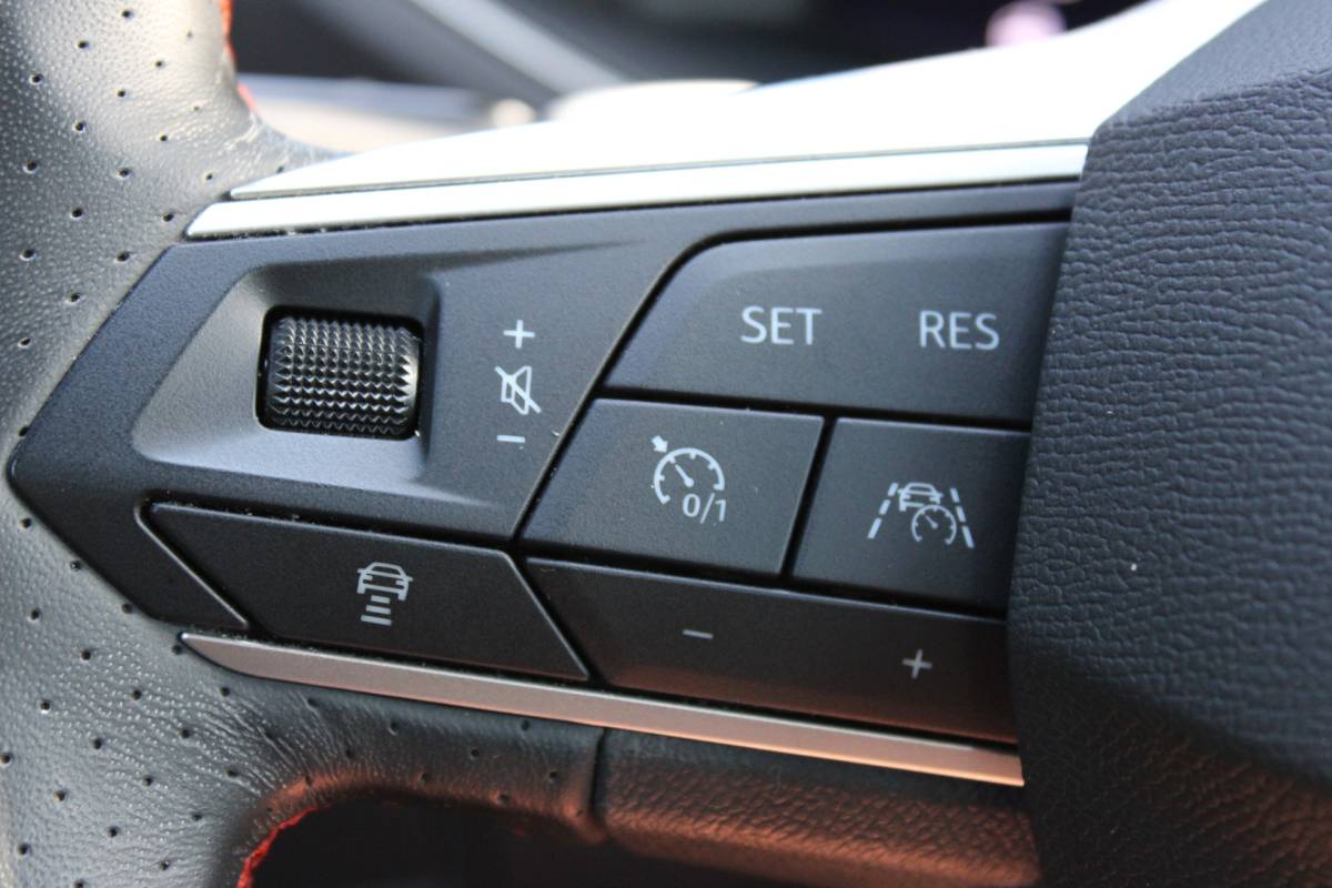 SEAT Tarraco SEAT Tarraco 1.4 TSI e-Hybrid PHEV FR SOh 94,5% LEER NAVI ECC LED 145000KM!!!
