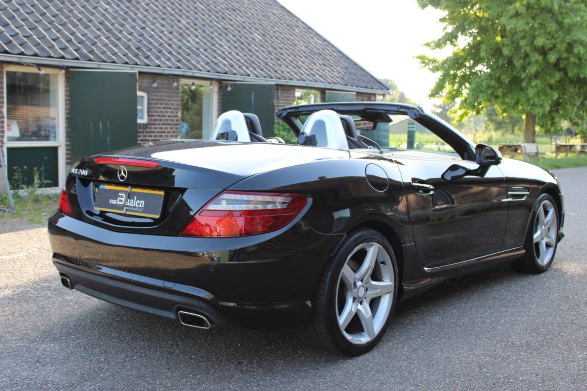 Mercedes-Benz SLK Mercedes-Benz SLK-klasse 200 AMG STYLE PANO DAK ORG NL NAVI LEER AIRSCARF PANO 35000KM!!!