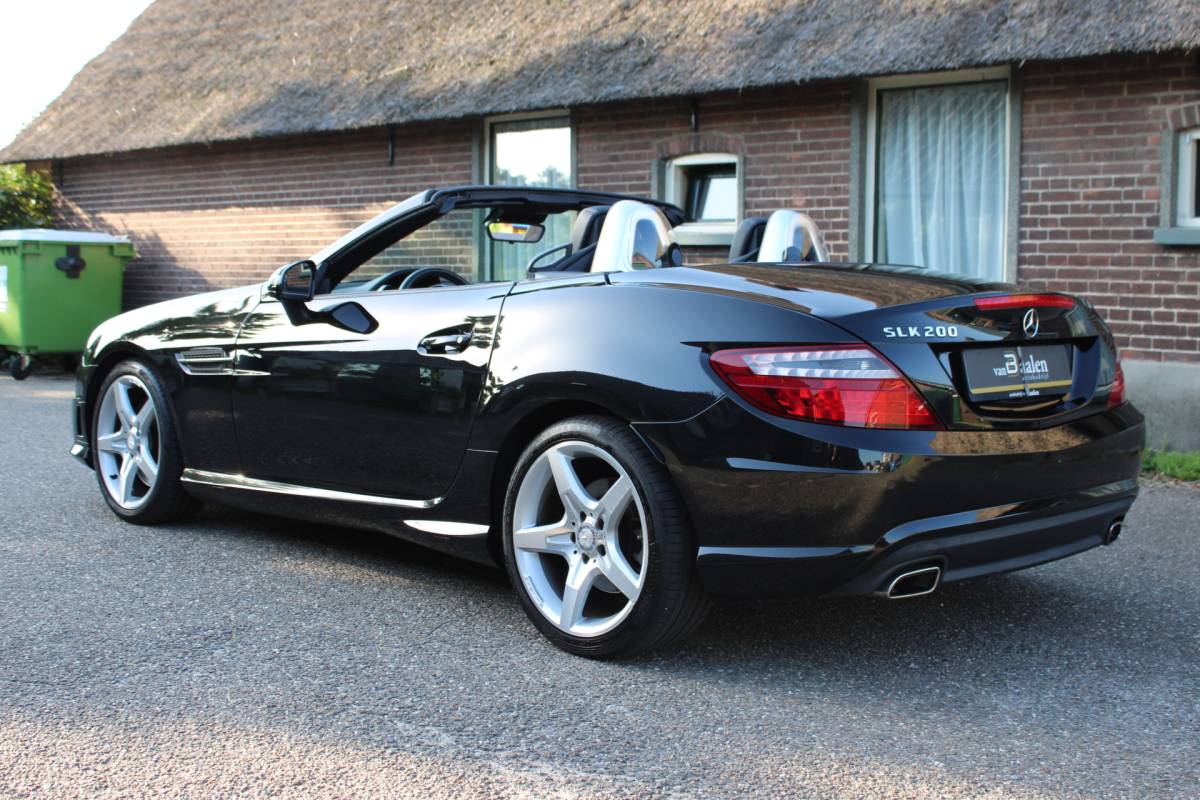 Mercedes-Benz SLK Mercedes-Benz SLK-klasse 200 AMG STYLE PANO DAK ORG NL NAVI LEER AIRSCARF PANO 35000KM!!!