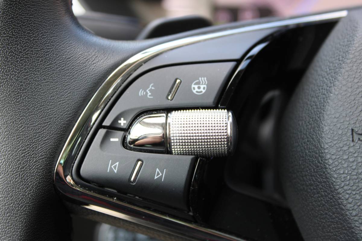 Škoda Superb ŠKODA Superb Combi 1.4 TSI iV PHEV Edition SOh 92% NAVI LED ECC STANDKACHEL 58000KM!!!