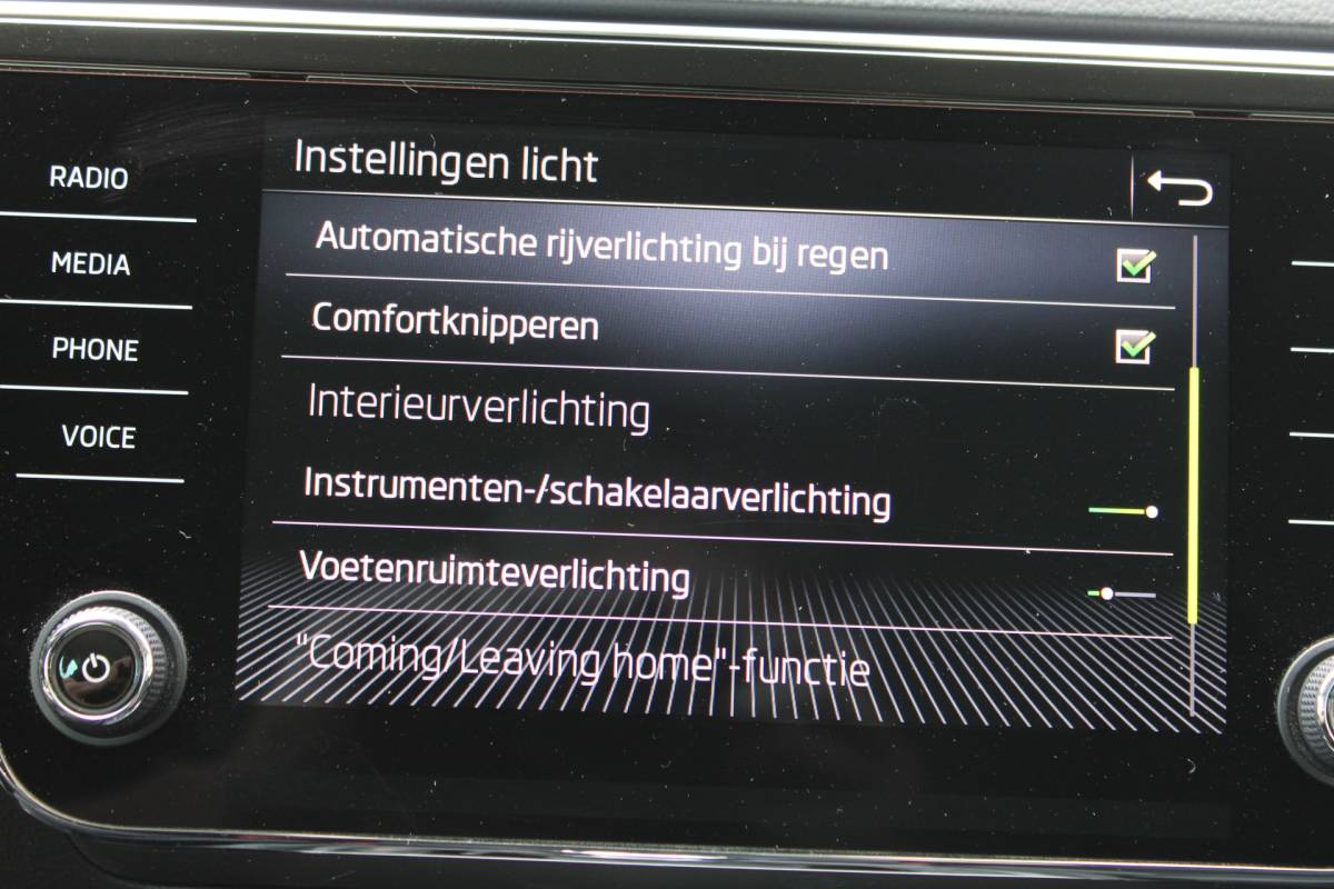 Škoda Superb ŠKODA Superb Combi 1.4 TSI iV PHEV Edition SOh 92% NAVI LED ECC STANDKACHEL 58000KM!!!