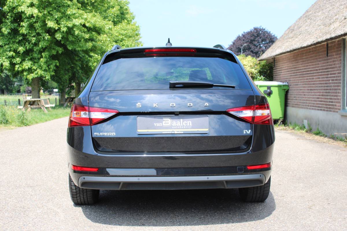 Škoda Superb ŠKODA Superb Combi 1.4 TSI iV PHEV Edition SOh 92% NAVI LED ECC STANDKACHEL 58000KM!!!