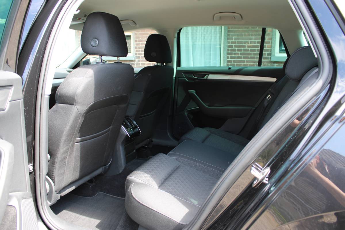 Škoda Superb ŠKODA Superb Combi 1.4 TSI iV PHEV Edition SOh 92% NAVI LED ECC STANDKACHEL 58000KM!!!