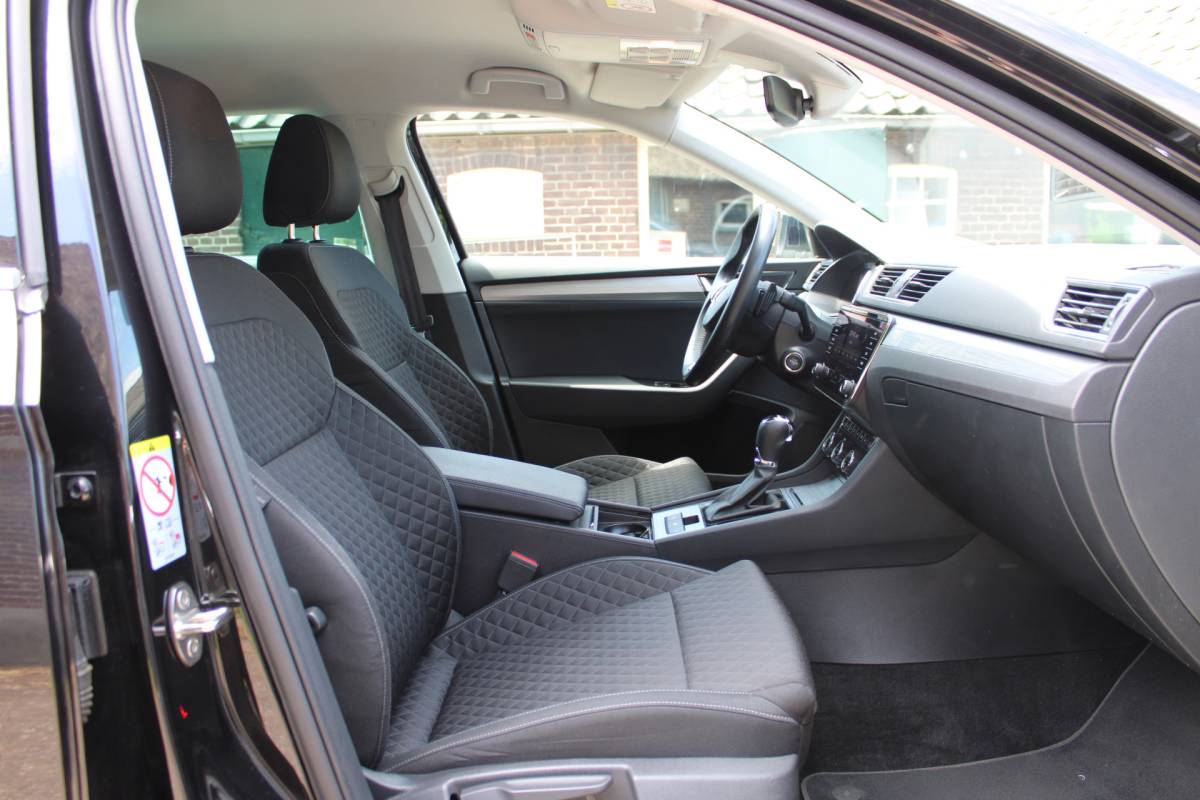 Škoda Superb ŠKODA Superb Combi 1.4 TSI iV PHEV Edition SOh 92% NAVI LED ECC STANDKACHEL 58000KM!!!