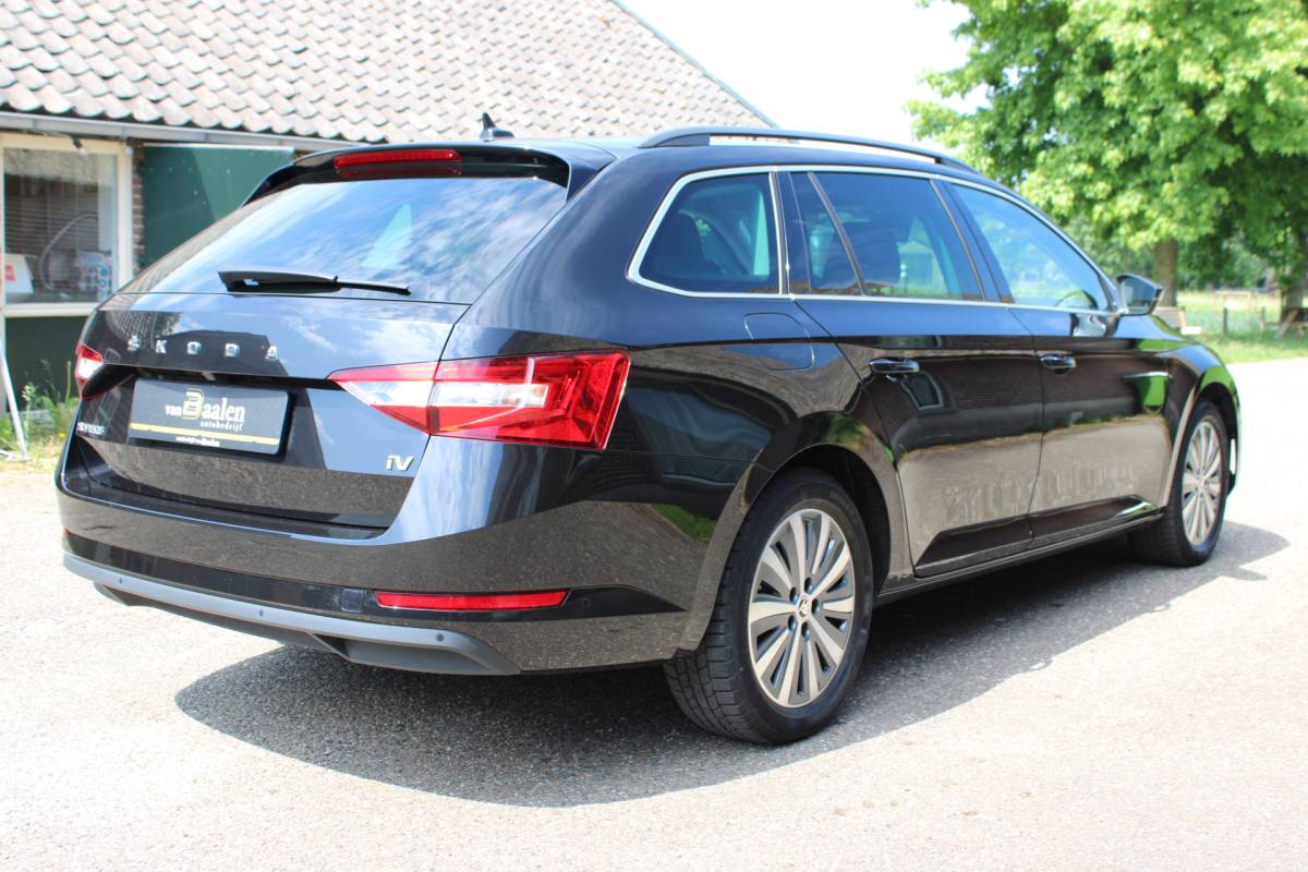 Škoda Superb ŠKODA Superb Combi 1.4 TSI iV PHEV Edition SOh 92% NAVI LED ECC STANDKACHEL 58000KM!!!