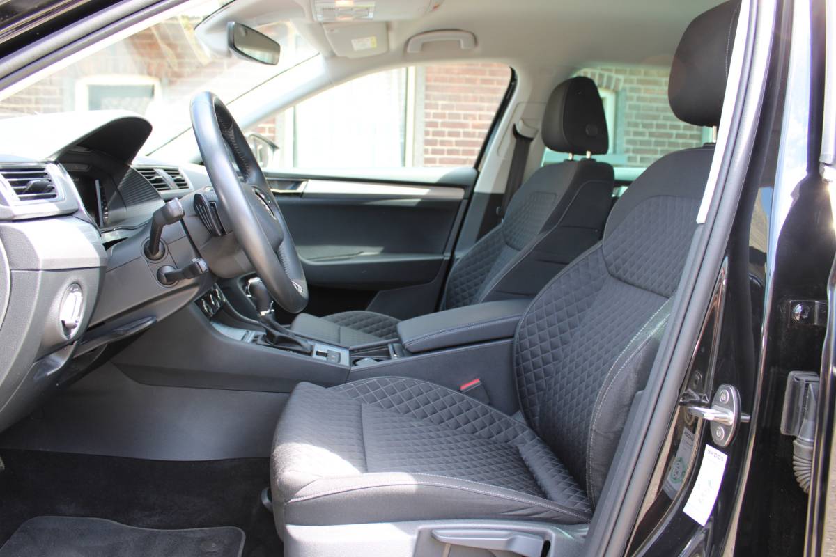 Škoda Superb ŠKODA Superb Combi 1.4 TSI iV PHEV Edition SOh 92% NAVI LED ECC STANDKACHEL 58000KM!!!