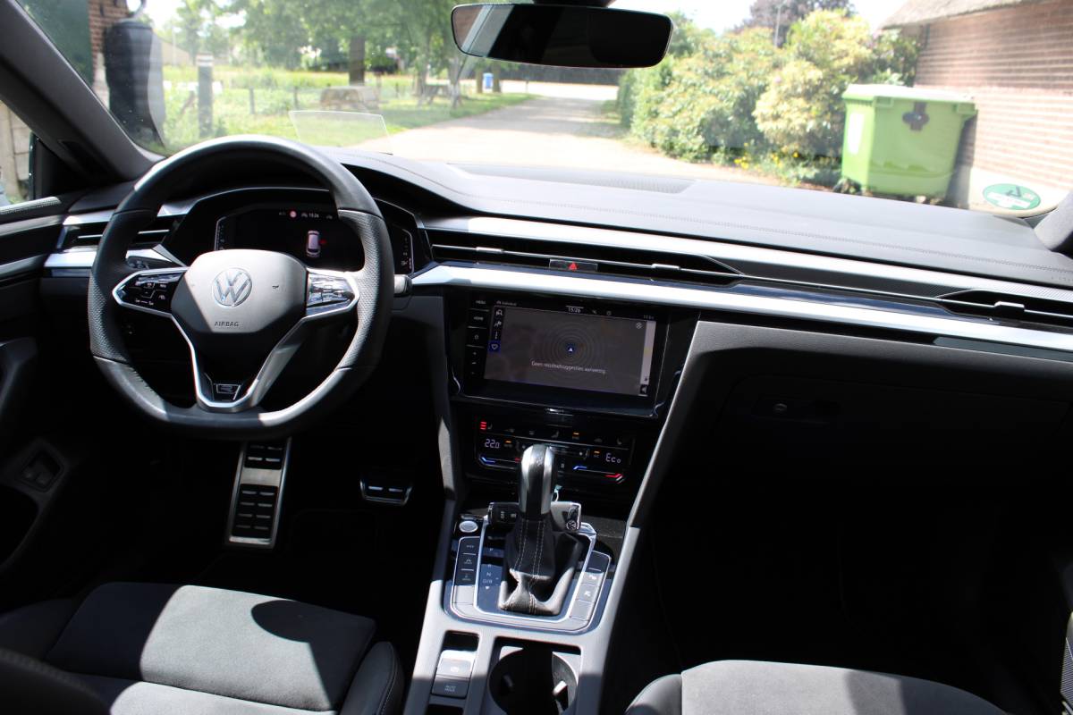 Volkswagen Arteon Volkswagen Arteon Shooting Brake 1.4 TSI eHybrid R-Line PHEV SOh 98.1% PANO STAND LED 23000KM!!!