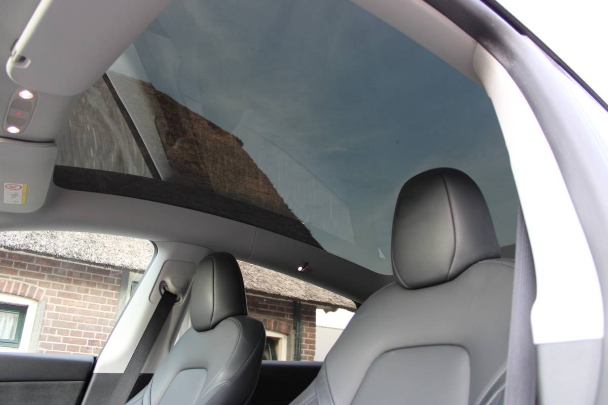 Tesla Model Y Tesla Model Y Performance AWD 75 kWh SOh 92.5% PANO LEER NAVI ORG NL 112000KM!!!