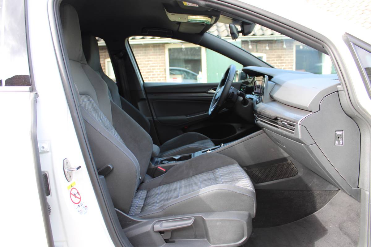 Volkswagen Golf Volkswagen Golf 1.4 eHybrid GTE SOh 91,8% VIRTUAL NAVI ECC 95000KM!!!
