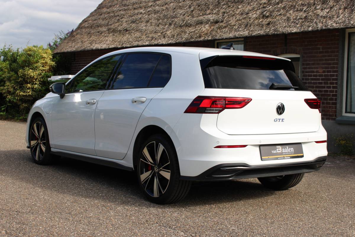 Volkswagen Golf Volkswagen Golf 1.4 eHybrid GTE SOh 91,8% VIRTUAL NAVI ECC 95000KM!!!