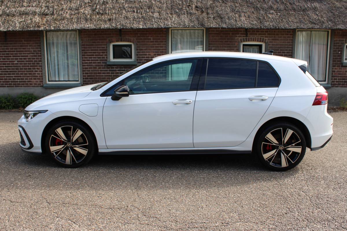 Volkswagen Golf Volkswagen Golf 1.4 eHybrid GTE SOh 91,8% VIRTUAL NAVI ECC 95000KM!!!