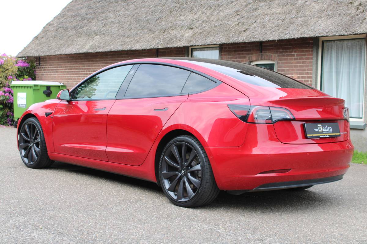 Tesla Model 3 Tesla Model 3 Long Range AWD 75 kWh Soh 91.3% PANO LEER NAVI 77000KM!!