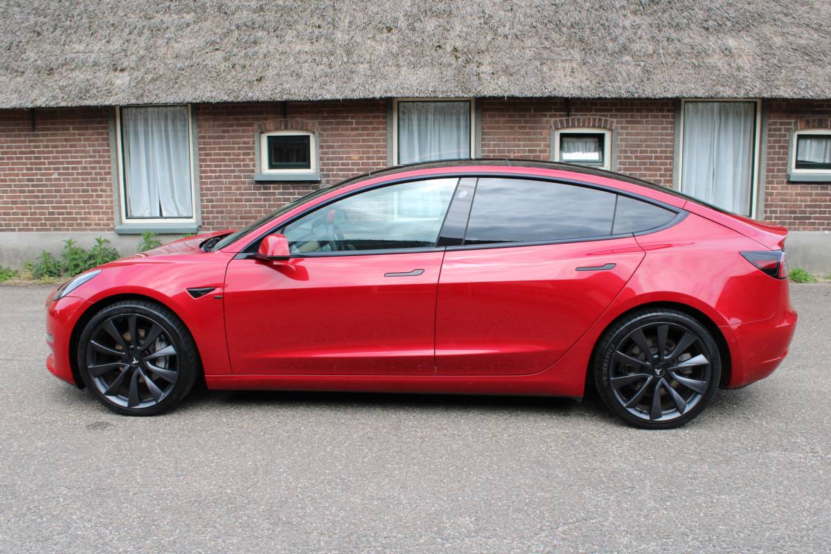 Tesla Model 3 Tesla Model 3 Long Range AWD 75 kWh Soh 91.3% PANO LEER NAVI 77000KM!!