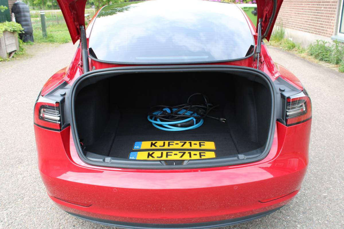 Tesla Model 3 Tesla Model 3 Long Range AWD 75 kWh Soh 91.3% PANO LEER NAVI 77000KM!!