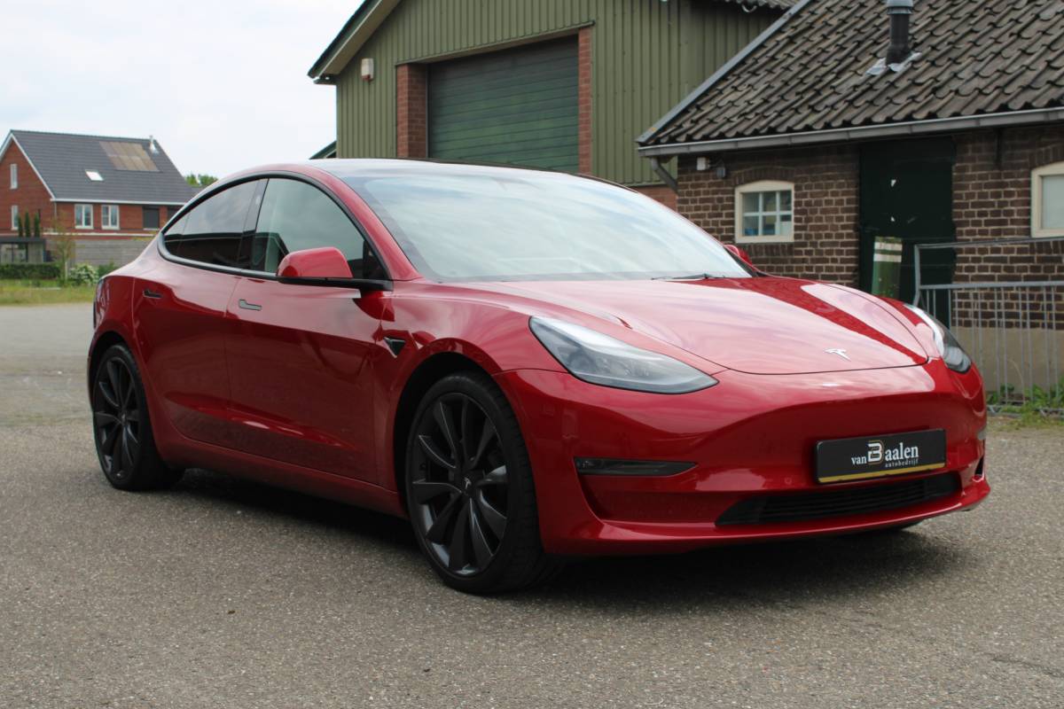 Tesla Model 3 Tesla Model 3 Long Range AWD 75 kWh Soh 91.3% PANO LEER NAVI 77000KM!!