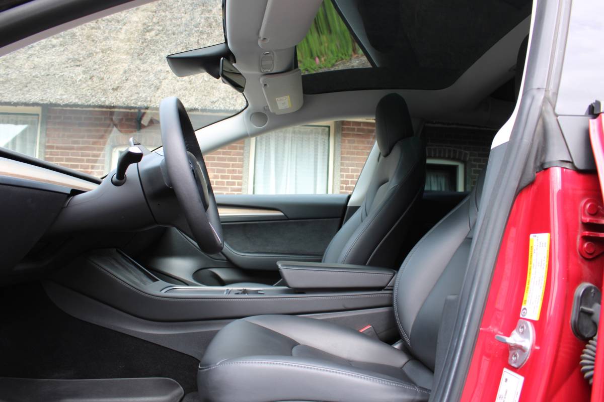 Tesla Model 3 Tesla Model 3 Long Range AWD 75 kWh Soh 91.3% PANO LEER NAVI 77000KM!!