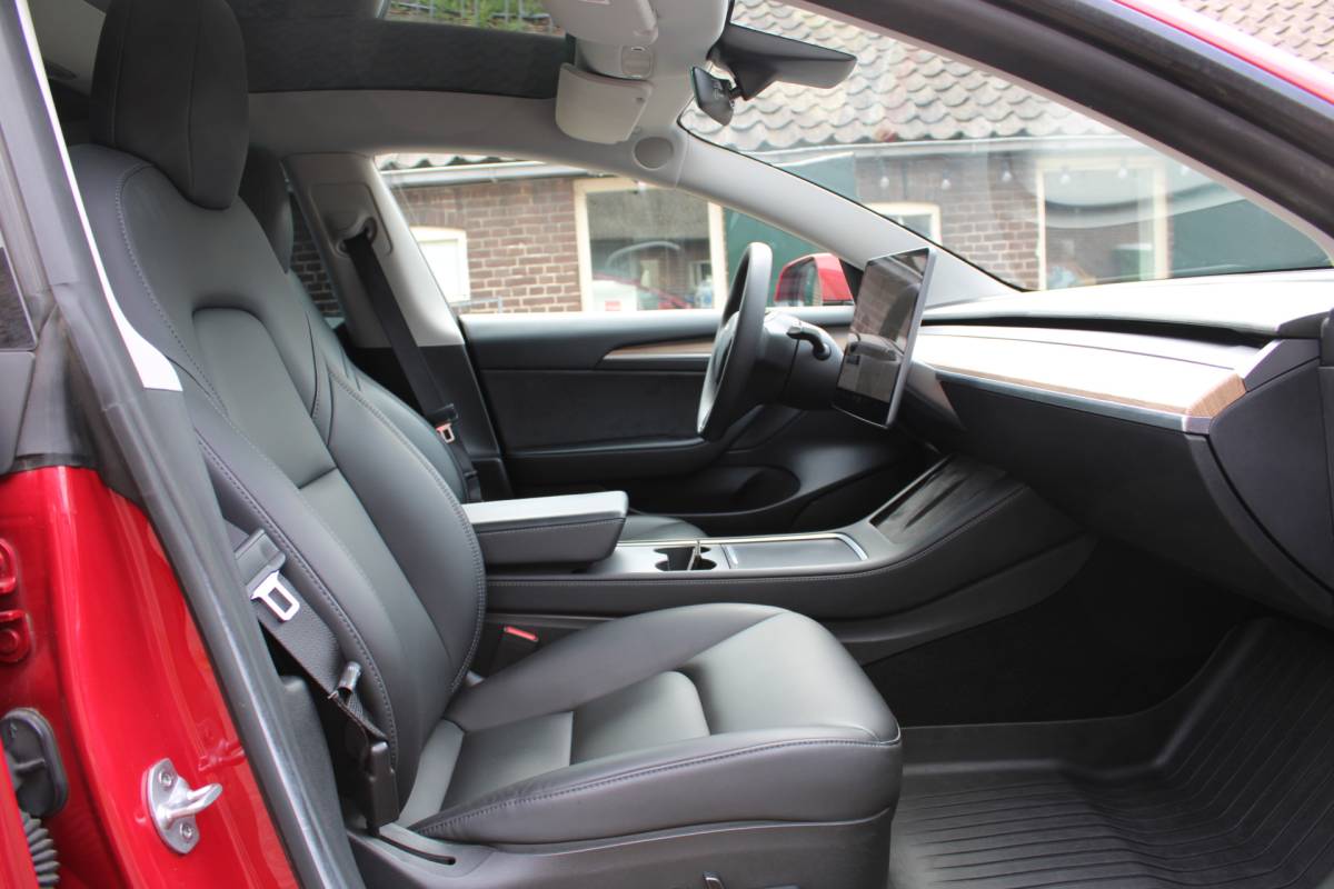 Tesla Model 3 Tesla Model 3 Long Range AWD 75 kWh Soh 91.3% PANO LEER NAVI 77000KM!!