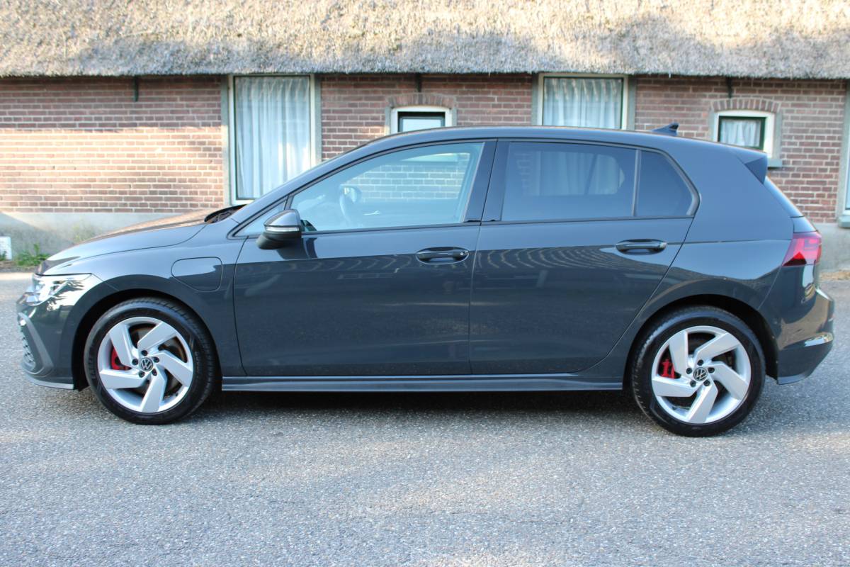 Volkswagen Golf Volkswagen Golf 1.4 eHybrid GTE SOh 94,2% STANDKACHEL VIRTUAL NAVI IQ LED 95000KM!!!
