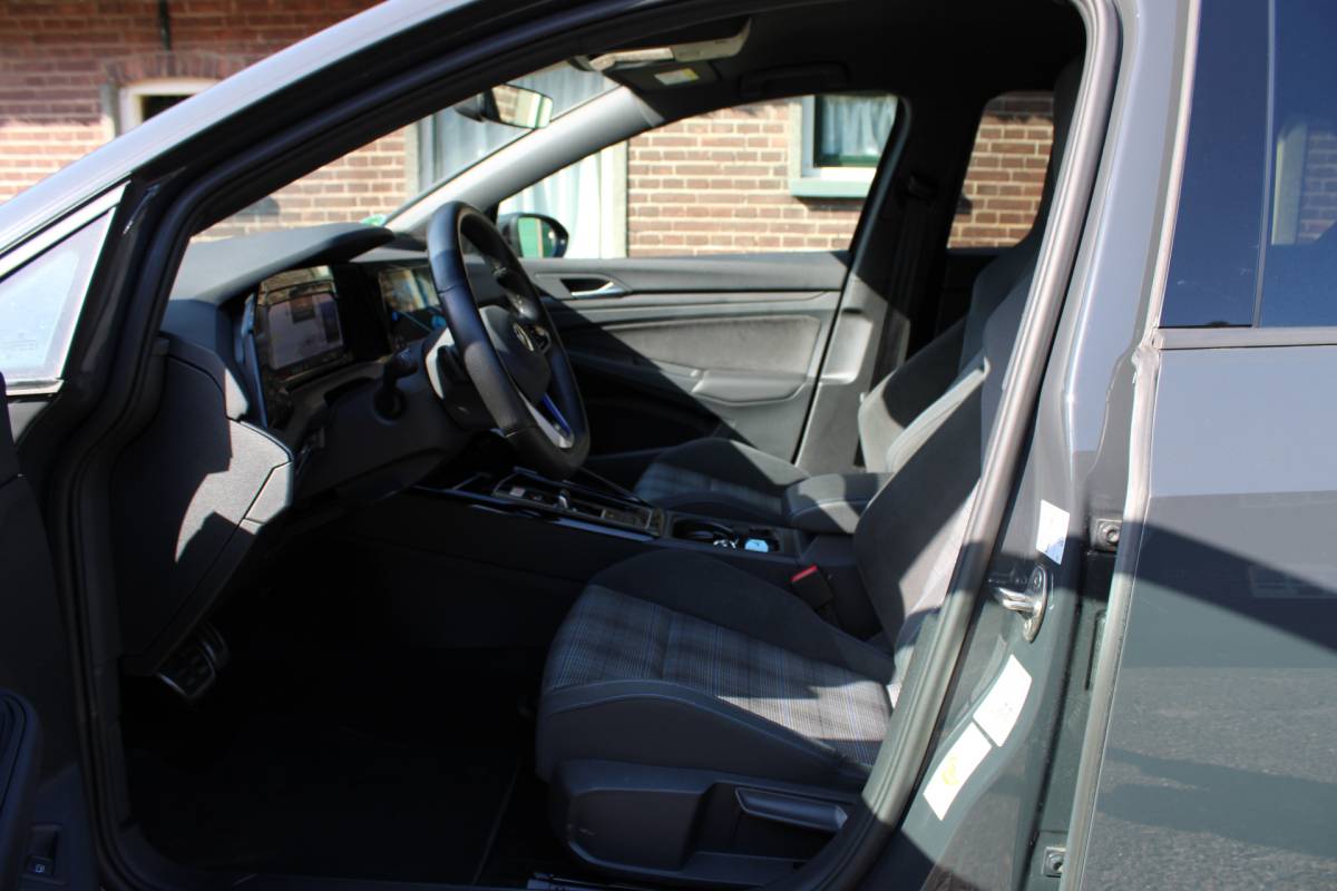 Volkswagen Golf Volkswagen Golf 1.4 eHybrid GTE SOh 94,2% STANDKACHEL VIRTUAL NAVI IQ LED 95000KM!!!