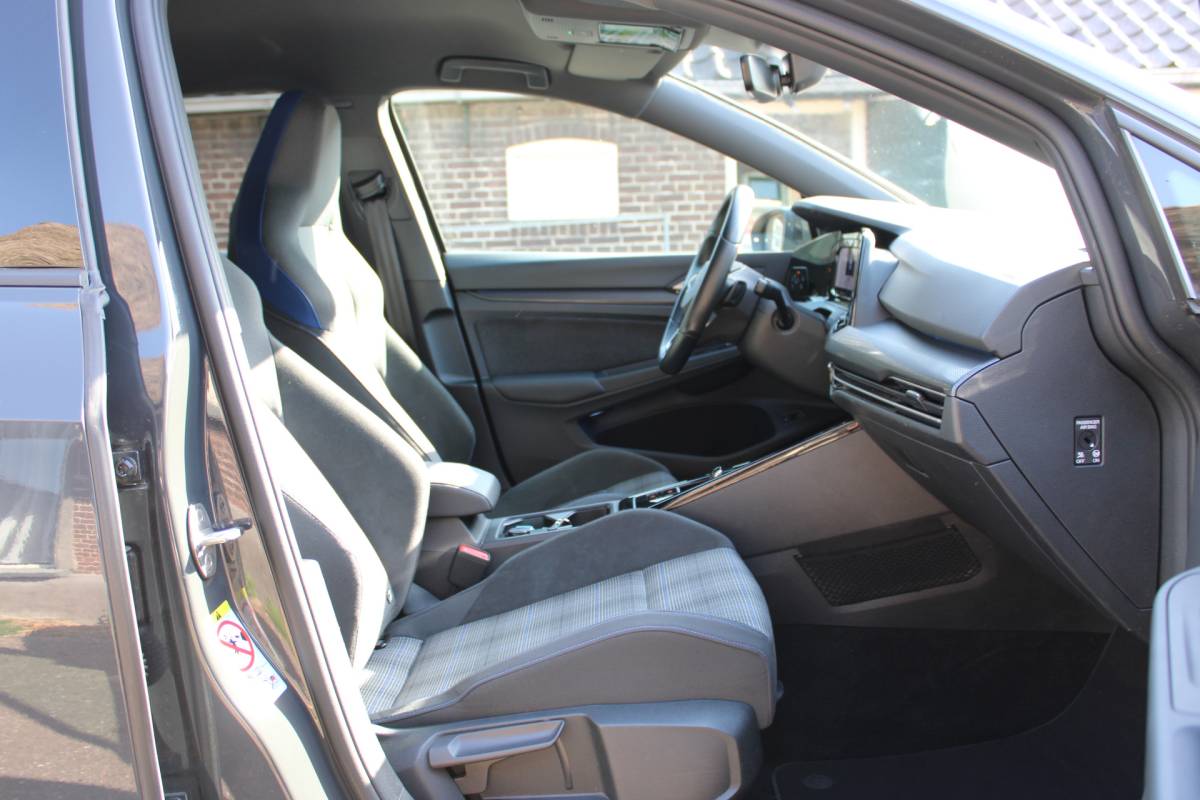 Volkswagen Golf Volkswagen Golf 1.4 eHybrid GTE SOh 94,2% STANDKACHEL VIRTUAL NAVI IQ LED 95000KM!!!