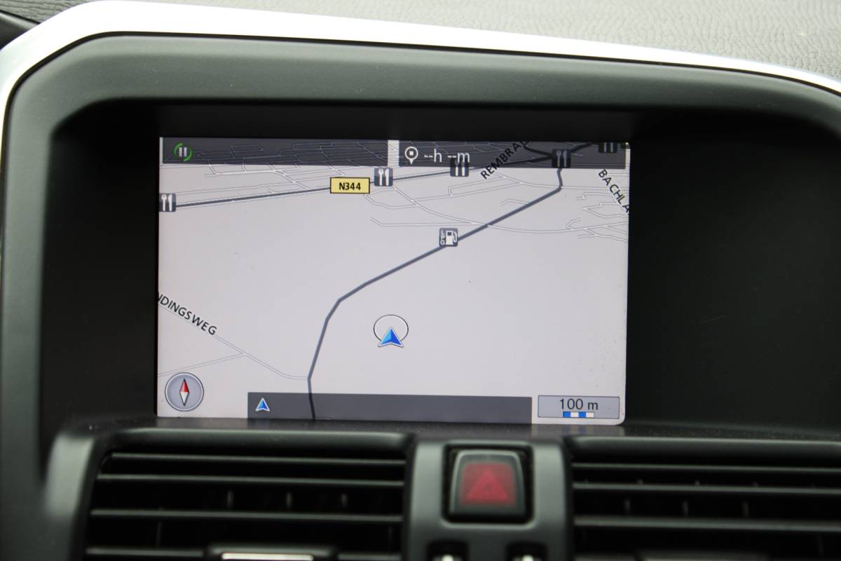 Volvo XC60 Volvo XC60 2.0 T5 Kinetic AUTOMAAT NAVI ECC CRUISE PDC 187000KM!!!
